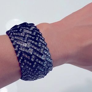 RHINSTONE ZIG ZAG STRETCH METAL BRACELET